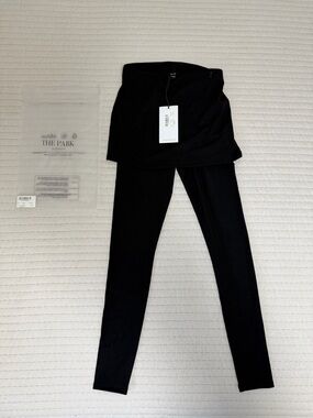 NWT - The Park - Black Skirted Leggings